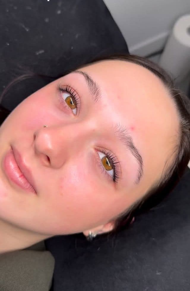 Lash lift — Laurence Grenier